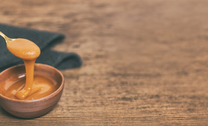 Die Geschichte des Manuka-Honigs – vom Heilmittel der Māori zur weltweiten Spezialität